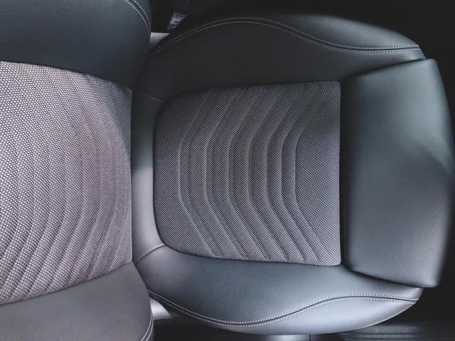 ＧＬＡクラス ＧＬＡ２００　ｄ　４マチック　Ｂｌｕｅｔｏｏｔｈ接続　ＥＴＣ　ＬＥＤヘッドライト　ＴＶ　アイドリングストップ　クルーズコントロール　コネクテッド機能　サイドカメラ　シートヒーター　トランクスルー　ナビ　バックモニター　パワーシート（25枚目）