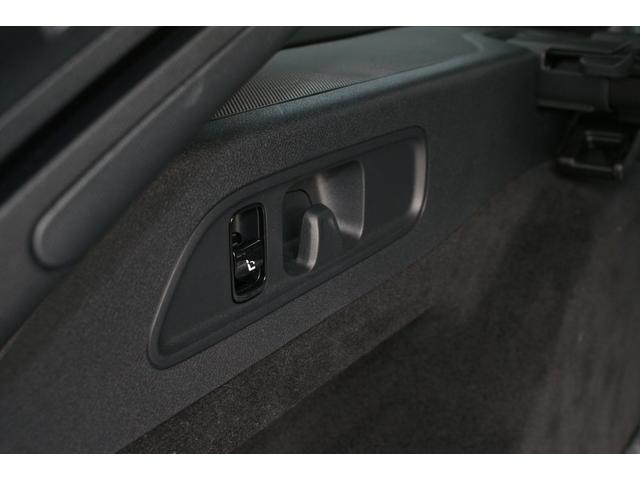 Ｅクラスステーションワゴン Ｅ２２０　ｄ　ステーションワゴン　アバンギャルド　ＡＭＧライ　ンパッケージ　アドバンスドパッケージ　デジタルインテリアパッケージ　レザーエクスクルーシブパッケージ（22枚目）