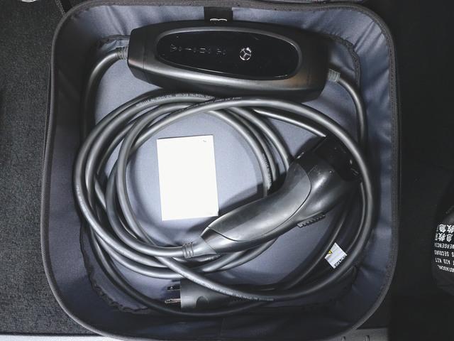 Ｃクラスステーションワゴン Ｃ６３　Ｓ　Ｅ　パフォーマンス　ステーショーンワゴン　ＡＭＧ　パフォーマンスパッケージ　ＡＭＧカーボンパッケージ（23枚目）