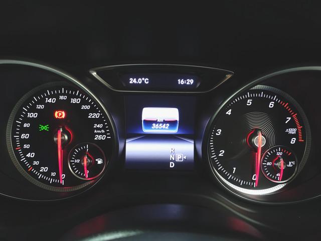 ＣＬＡクラス シューティングブレーク ＣＬＡ１８０　シューティングブレーク　ＡＭＧスタイル　ＡＭＧプレミアムパッケージ　レーダーセーフティパッケージ　Ｂｌｕｅｔｏｏｔｈ接続　ＣＤ　ＤＶＤ再生　ＥＴＣ　ＬＥＤヘッドライト　ＴＶ　アイドリングストップ　クルーズコントロール（14枚目）