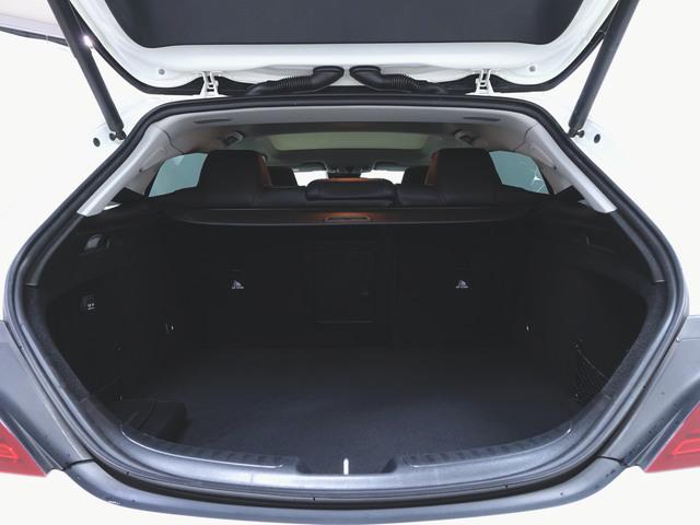ＣＬＡクラス シューティングブレーク ＣＬＡ１８０　シューティングブレーク　ＡＭＧスタイル　ＡＭＧプレミアムパッケージ　レーダーセーフティパッケージ　Ｂｌｕｅｔｏｏｔｈ接続　ＣＤ　ＤＶＤ再生　ＥＴＣ　ＬＥＤヘッドライト　ＴＶ　アイドリングストップ　クルーズコントロール（27枚目）