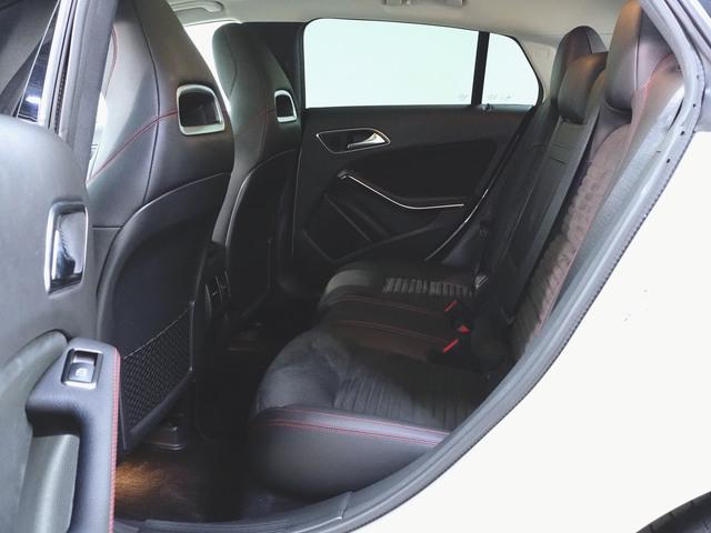 ＣＬＡクラス シューティングブレーク ＣＬＡ１８０　シューティングブレーク　ＡＭＧスタイル　ＡＭＧプレミアムパッケージ　レーダーセーフティパッケージ　Ｂｌｕｅｔｏｏｔｈ接続　ＣＤ　ＤＶＤ再生　ＥＴＣ　ＬＥＤヘッドライト　ＴＶ　アイドリングストップ　クルーズコントロール（29枚目）