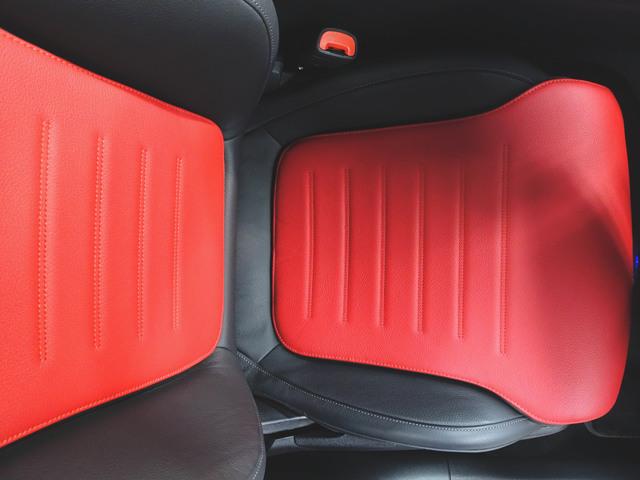 Ｃクラス Ｃ２００　アバンギャルド　ＡＭＧラインパッケージ　ベーシックパッケージ　レザーエクスクルーシブパッケージ　Ｂｌｕｅｔｏｏｔｈ接続　ＥＴＣ　ＬＥＤヘッドライト　ＴＶ　アイドリングストップ　クルーズコントロール　コネクテッド機能（22枚目）