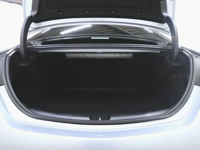 Ｃクラス Ｃ２００　アバンギャルド　ＡＭＧラインパッケージ　ベーシックパッケージ　レザーエクスクルーシブパッケージ　Ｂｌｕｅｔｏｏｔｈ接続　ＥＴＣ　ＬＥＤヘッドライト　ＴＶ　アイドリングストップ　クルーズコントロール　コネクテッド機能（24枚目）