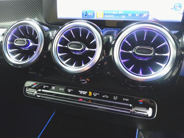 GLB GLB200 d 4マチック AMGラインパッケージ 3列シート Bluetooth接続 ETC LEDヘッドライト TV アイドリングストップ クルーズコントロール コネクテッド機能 サイドカメラ シートヒーター トランクスルー(18枚目)