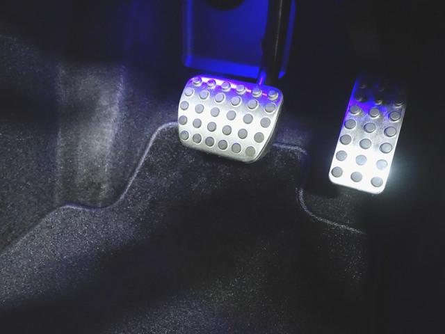 ＧＬＡクラス ＧＬＡ２００　ｄ　４マチック　ＡＭＧライン　Ｂｌｕｅｔｏｏｔｈ接続　ＥＴＣ　ＬＥＤヘッドライト　アイドリングストップ　クルーズコントロール　コネクテッド機能　サイドカメラ　シートヒーター　トランクスルー　ナビ　バックモニター　パワーシート（9枚目）