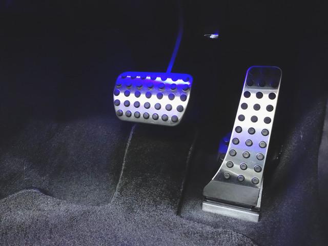 ＳＬ ＳＬ４３　ヘッドアップディスプレイ　Ｂｌｕｅｔｏｏｔｈ接続　ＥＴＣ　ＬＥＤヘッドライト　ＴＶ　アイドリングストップ　クルーズコントロール　コネクテッド機能　サイドカメラ　シートエアコン　シートヒーター　ナビ　バックモニター　パワーシート（9枚目）
