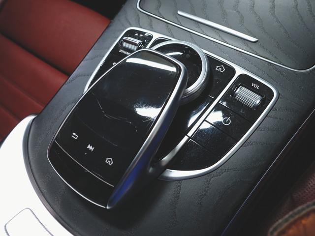 Ｃクラス Ｃ２２０　ｄ　ローレウスエディション　スポーツプラスパッケージ　レザーエクスクルーシブパッケージ　Ｂｌｕｅｔｏｏｔｈ接続　ＥＴＣ　ＬＥＤヘッドライト　ＴＶ　アイドリングストップ　クルーズコントロール　コネクテッド機能　サイドカメラ（19枚目）