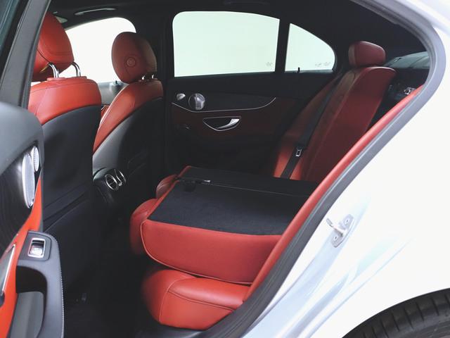 Ｃクラス Ｃ２２０　ｄ　ローレウスエディション　スポーツプラスパッケージ　レザーエクスクルーシブパッケージ　Ｂｌｕｅｔｏｏｔｈ接続　ＥＴＣ　ＬＥＤヘッドライト　ＴＶ　アイドリングストップ　クルーズコントロール　コネクテッド機能　サイドカメラ（30枚目）
