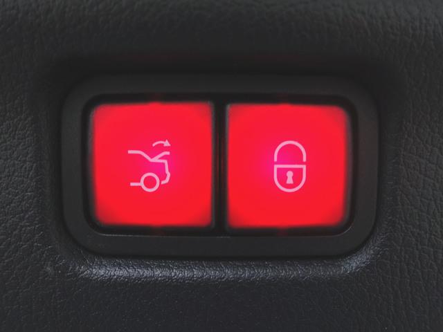 Ｃクラス Ｃ２００　アバンギャルド　ＡＭＧラインパッケージ　ベーシックパッケージ　レザーエクスクルーシブパッケージ　Ｂｌｕｅｔｏｏｔｈ接続　ＥＴＣ　ＬＥＤヘッドライト　ＴＶ　アイドリングストップ　クルーズコントロール　コネクテッド機能（25枚目）