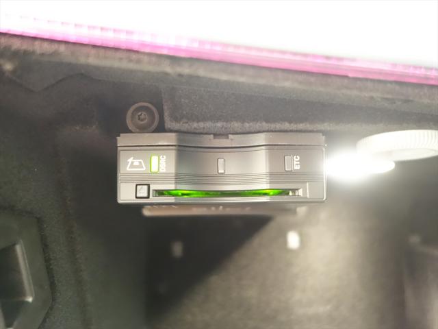 Eクラス E200 クーペ レザーパッケージ Bluetooth接続 ETC LEDヘッドライト TV アイドリングストップ クルーズコントロール コネクテッド機能 サイドカメラ サンルーフ・ガラスルーフ シートヒーター(14枚目)