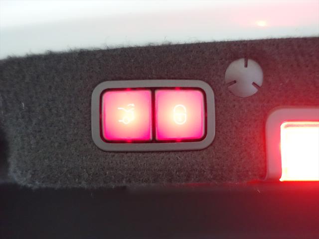 Cクラス C43 4MATIC エクスクルーシブパッケージ Bluetooth接続 CD DVD再生 ETC LEDヘッドライト TV アイドリングストップ クルーズコントロール サンルーフ・ガラスルーフ シートヒーター(29枚目)