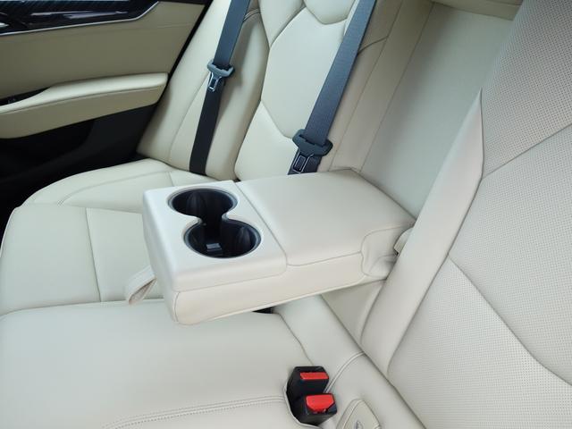 キャデラックＣＴ５ プラチナム　デモカー　本革シート　クラウドナビ　ＡｐｐｌｅＣａｒＰｌａｙ　Ａｎｄｒｏｉｄ　Ａｕｔｏ　アダプティブクルーズ　　ＢＯＳＥサウンド　リアカメラミラー（51枚目）