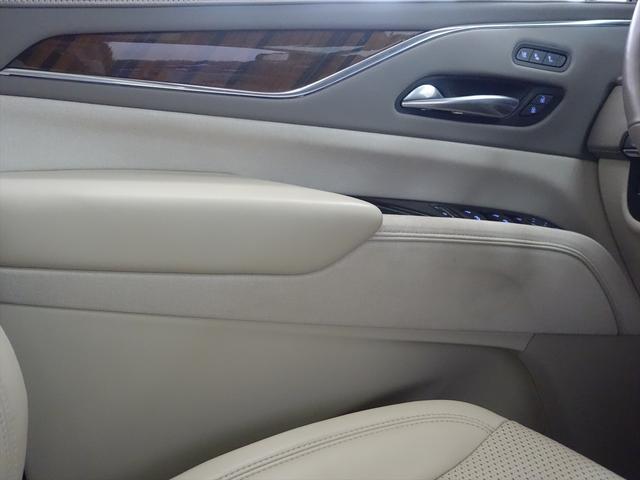 キャデラックエスカレード スポーツ　正規ディーラー車（14枚目）