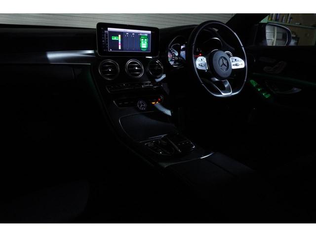 Ｃ２２０ｄアバンギャルド　ＡＭＧライン　後期　レーダーＳＰ　黒革　ヒーター　エアサス　Ｍｅコネ　純正ナビＴＶ　Ｂカメラ　ＣａｒＰｌａｙ　アンビエントライト６４色　ＬＥＤヘッドライト　ＡＭＧエアロ＆１８インチＡＷ　２年保証(19枚目)