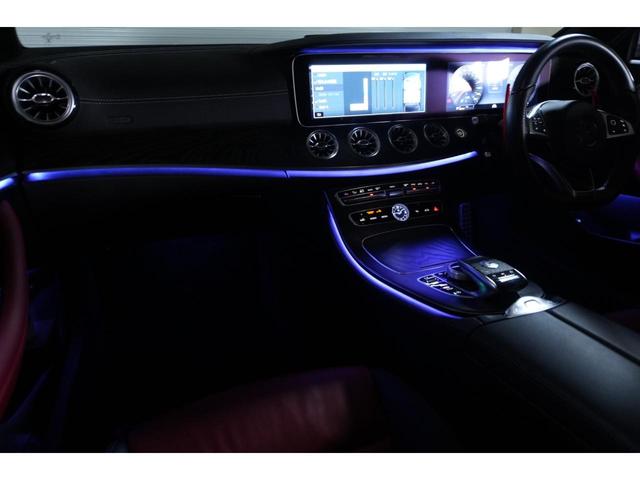 Ｅクラス Ｅ２００　カブリオレ　スポーツ　レザーＰＫＧ　赤帆　赤黒革　シートヒーター　エアスカーフ　純正ナビ　フルセグＴＶ　ＣａｒＰｌａｙ　ＨＵＤ　Ｂｕｒｍｅｓｔｅｒサウンド　マルチビームＬＥＤ　ＡＭＧエアロ＆１９インチＡＷ　２年保証（28枚目）