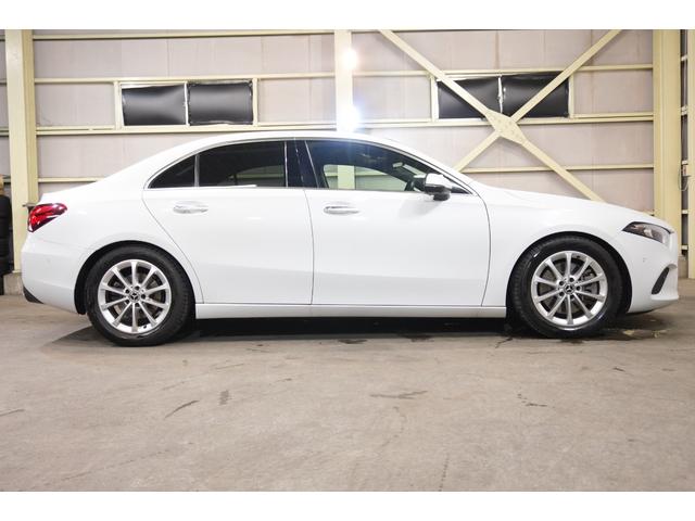 Ａクラスセダン Ａ２５０　４マチックセダン　レザーＥＸＣ＆アドバンスド＆ナビＰＫＧ　黒革　サンルーフ　シートヒーター　ＭＢＵＸナビ　フルセグＴＶ　ＨＵＤ　３６０カメラ　ワイヤレスチャージ　アドバンスドサウンド　１７インチＡＷ　２年保証（37枚目）