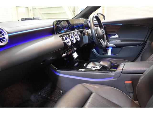 Ａクラスセダン Ａ２５０　４マチックセダン　レザーＥＸＣ＆アドバンスド＆ナビＰＫＧ　黒革　サンルーフ　シートヒーター　ＭＢＵＸナビ　フルセグＴＶ　ＨＵＤ　３６０カメラ　ワイヤレスチャージ　アドバンスドサウンド　１７インチＡＷ　２年保証（43枚目）