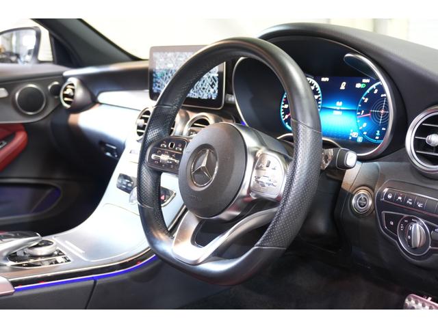 Ｃクラス Ｃ１８０カブリオレスポーツ　レザーエクスクルーシブＰＫＧ　後期　赤幌　赤革　シートヒーター　エアスカーフ　フルセグＴＶ　ＨＵＤ　バックカメラ　ＣａｒＰｌａｙ　Ｍｅコネクト　ＬＥＤライト　ＡＭＧエアロ＆１９インチＡＷ　２年保証（11枚目）