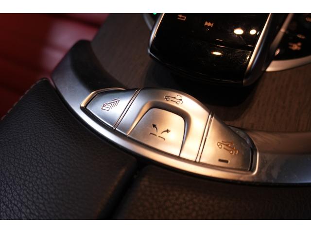 Ｃクラス Ｃ１８０カブリオレスポーツ　レザーエクスクルーシブＰＫＧ　後期　赤幌　赤革　シートヒーター　エアスカーフ　フルセグＴＶ　ＨＵＤ　バックカメラ　ＣａｒＰｌａｙ　Ｍｅコネクト　ＬＥＤライト　ＡＭＧエアロ＆１９インチＡＷ　２年保証（29枚目）