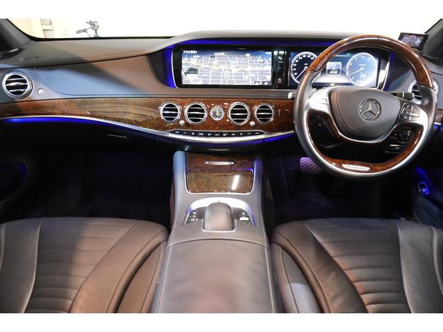 Ｓクラス Ｓ５５０ロング　黒革　ヒーター＆クーラー　パノラマＳＲ　純正ナビ　フルセグＴＶ　３６０カメラ　Ｂｕｒｍｅｓｔｅｒ　エアサス　ＬＥＤヘッドライト　ＡＭＧエアロ＆２０インチＡＷ　２年保証（4枚目）