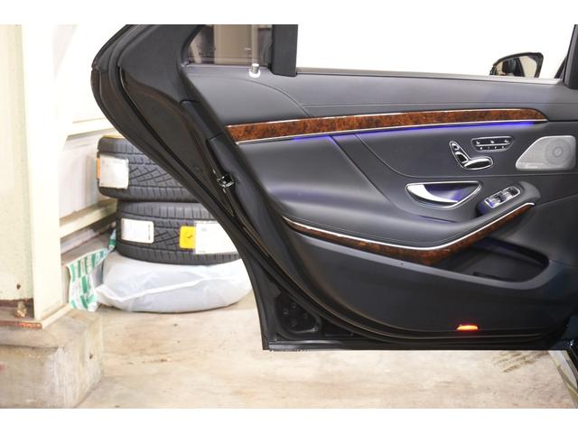 Ｓクラス Ｓ５５０ロング　黒革　ヒーター＆クーラー　パノラマＳＲ　純正ナビ　フルセグＴＶ　３６０カメラ　Ｂｕｒｍｅｓｔｅｒ　エアサス　ＬＥＤヘッドライト　ＡＭＧエアロ＆２０インチＡＷ　２年保証（55枚目）