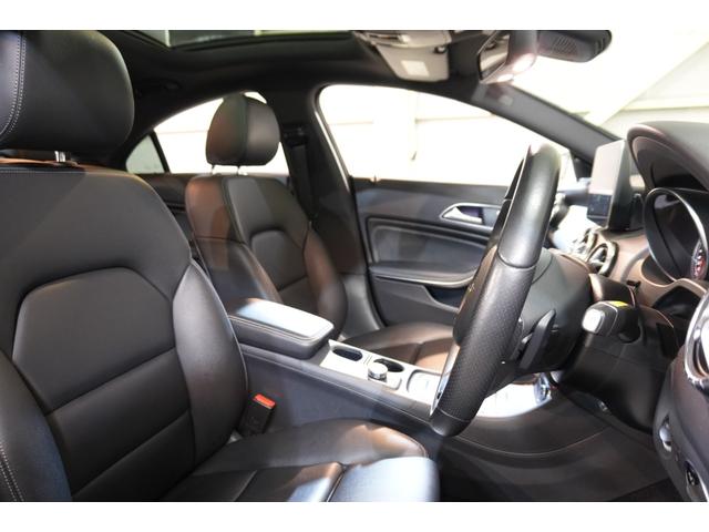 CLAクラス CLA220 4マチック プレミアム&RSP 黒革 シートヒーター パノラマSR 純正ナビ フルセグTV CarPlay Bカメラ ハーマンカードン マルチカラーアンビエント LEDヘッド ハンズフリーアクセス 2年保証(6枚目)