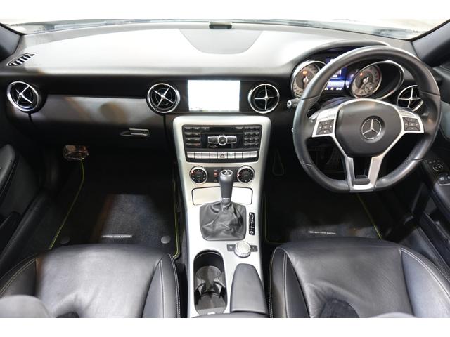 ＳＬＫ ＳＬＫ２００トレンド＋　レーダーセーフティＰＫＧ　黒革　シートヒーター　エアスカーフ　純正ナビ　フルセグＴＶ　ＣＤ　ＤＶＤ　キセノンヘッド　１７インチＡＷ　２年保証（4枚目）