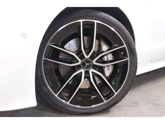 ＡＭＧ２０インチアルミホイールで、スタイリッシュな足元を演出！制動力・操作性に優れたドリルドローター＆ロゴ入りキャリパーも備わっております！キャリパー塗装もご相談下さいませ。