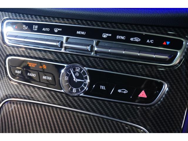 左右独立温度調整可能なオートエアコン等の快適装備を搭載しております。