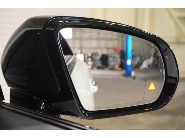 後方の死角に潜む車両をお知らせするブラインドスポットアシストを搭載！車線逸脱時にドライバーへお知らせするレーンキープアシストも備わっております！