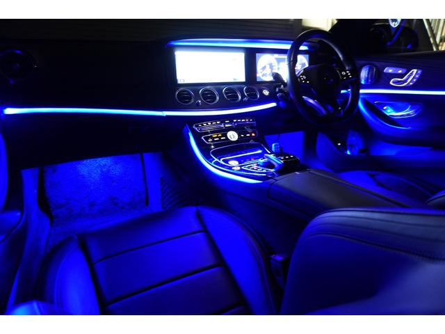 Ｅクラス Ｅ２２０ｄ　アバンギャルド　スポーツ　レザーＥＸＣ　黒革　パノラマＳＲ　ナビＴＶ　３６０カメ　ブルメスター　自動テールゲート　フットオープナー　エアバランスＰ　ＡＭＧエアロ＆１９ＡＷ　２年保証（5枚目）