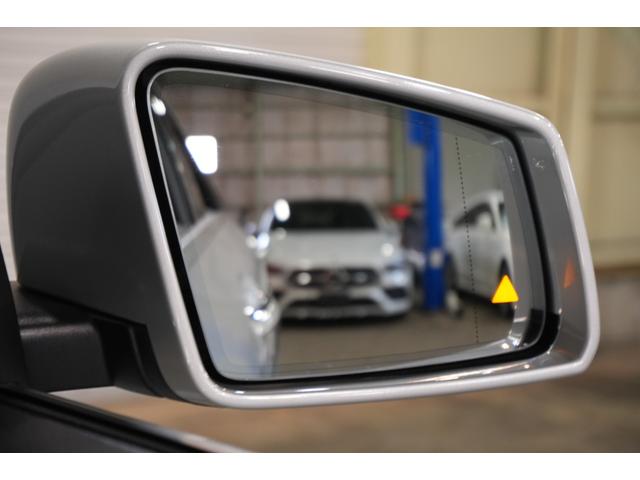 後方の死角に潜む車両をお知らせするブラインドスポットアシストを搭載！車線逸脱時にドライバーへお知らせするレーンキープアシストも備わっております！