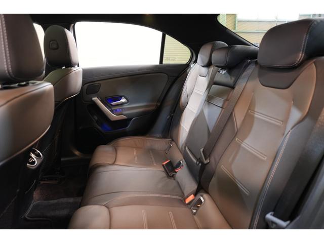 Aクラスセダン A250 4マチックセダンAMGレザエクスクルシブP アドバンスド&ナビPKG 黒灰革 サンルーフ シートヒーター MBUXナビ フルセグTV HUD 360カメラ ワイヤレスチャージ アドバンスドサウンド AMGエアロ&18インチAW 2年保証(38枚目)