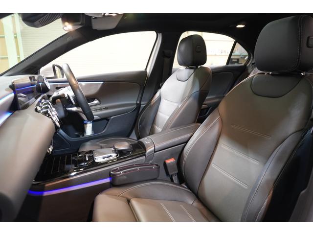 Aクラスセダン A250 4マチックセダンAMGレザエクスクルシブP アドバンスド&ナビPKG 黒灰革 サンルーフ シートヒーター MBUXナビ フルセグTV HUD 360カメラ ワイヤレスチャージ アドバンスドサウンド AMGエアロ&18インチAW 2年保証(40枚目)