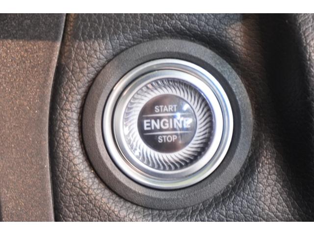 Ｃクラスステーションワゴン Ｃ２００　４マチックワゴンアバンギャルドＡＭＧライン　レザーエクスクルーシブＰＫＧ　後期モデル　ＢＳＧ搭載　黒革　シートヒーター　パノラマＳＲ　純正ナビ　フルセグＴＶ　ＣａｒＰｌａｙ　ＨＵＤ　Ｂｕｒｍｅｓｔｅｒ　Ｂカメラ　ＡＭＧエアロ＆１８ＡＷ　２年保証（18枚目）