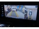 上からの視点にて駐車スペースの視認が可能な360°カメラを搭載!前後バンパーには音とインジケーターにより障害物を知らせるパークトロニックセンサーもございますので、安全な駐車をサポートいたします!