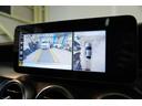 上からの視点にて駐車スペースの視認が可能な360°カメラを搭載!前後バンパーには音とインジケーターにより障害物を知らせるパークトロニックセンサーもございますので、安全な駐車をサポートいたします!