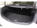 ゴルフバックも収納可能な広々としたトランクルームです!分割可倒式シートを採用しており、リアシートを倒しての長尺物の収納も行えます!