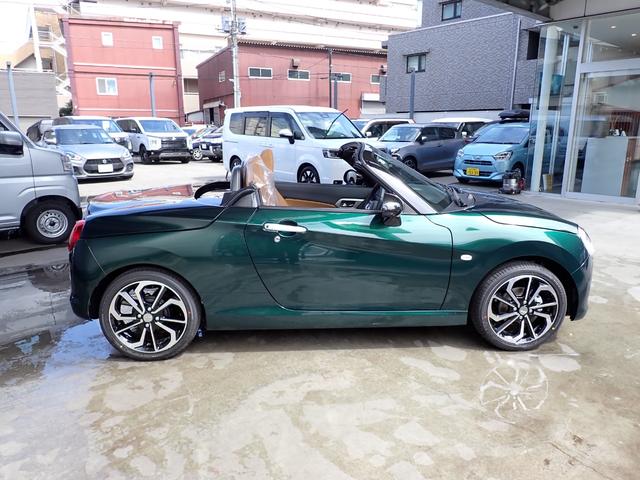 メーカー保証継承　ブラウンインテリア　切削デザイン１６インチＡＷ　電動開閉式ルーフ　オートライト　バックセンサー　シートヒーター　ＬＥＤヘッドライト