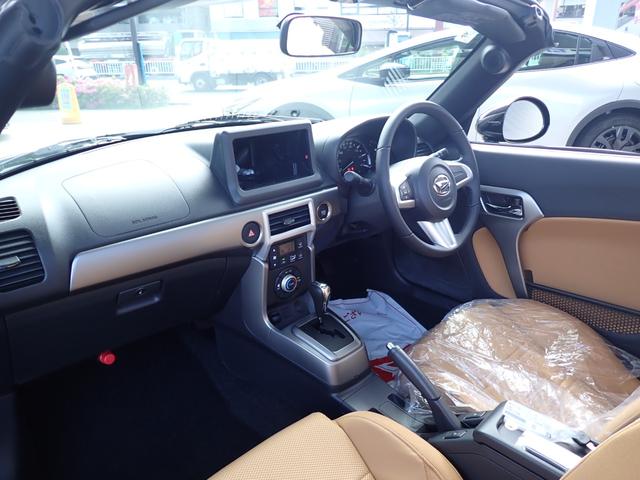 メーカー保証継承　ブラウンインテリア　切削デザイン１６インチＡＷ　電動開閉式ルーフ　オートライト　バックセンサー　シートヒーター　ＬＥＤヘッドライト