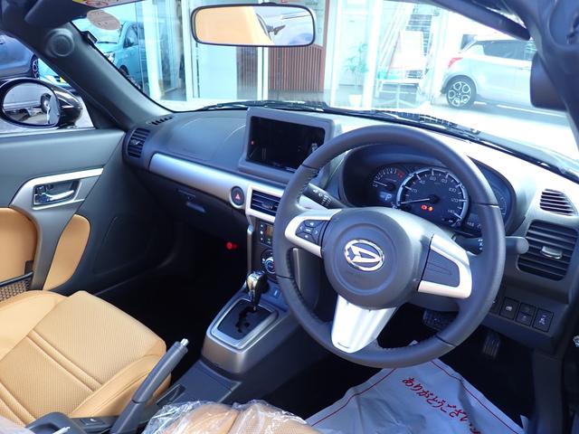 メーカー保証継承　ブラウンインテリア　切削デザイン１６インチＡＷ　電動開閉式ルーフ　オートライト　バックセンサー　シートヒーター　ＬＥＤヘッドライト