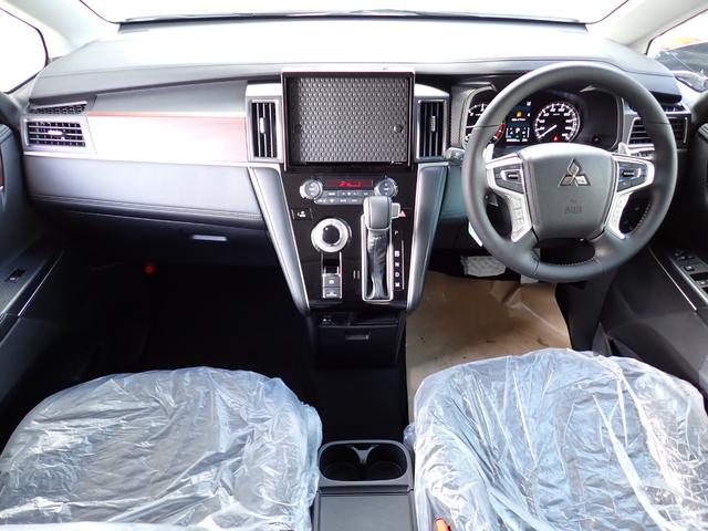 デリカＤ：５ Ｐ　メーカー保証　１０インチディスプレイオーディオ　サイドステップ付　ナビ取付ＰＫＧ　全方位カメラ　ＢＳＭ　電動パーキング　レーダークルーズ　電動リアゲート　ステアリングヒーター　両側電動スライドドア（7枚目）