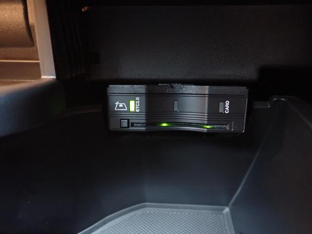 GLB GLB200d 4マチック AMGライン 保証12カ月 サンルーフ 純正ナビ 全方位カメラ レーダークルーズ BSM 電動リアゲート ETC2.0 ドラレコ コーナーセンサー シートヒーター LEDヘッドライト 純正19インチAW(43枚目)