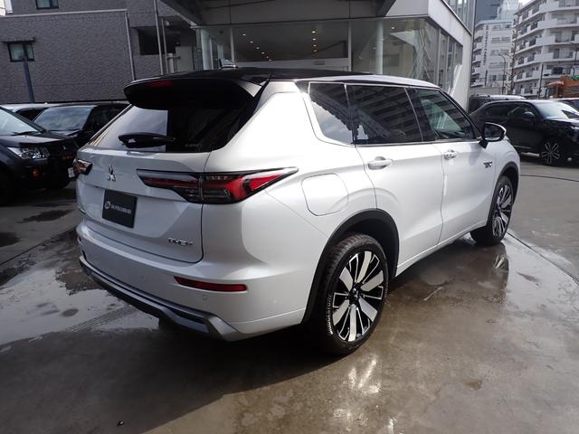 アウトランダーPHEV Pエグゼクティブパッケージ メーカー保証 サンルーフ セミアニリンレザー YAMAHAスピーカー 12.3型HDディスプレイ デジタルインナーミラー 全方位カメラ コーナーセンサー マイパイロット HUD ベンチレーション(13枚目)