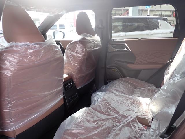 アウトランダーPHEV Pエグゼクティブパッケージ メーカー保証 サンルーフ セミアニリンレザー YAMAHAスピーカー 12.3型HDディスプレイ デジタルインナーミラー 全方位カメラ コーナーセンサー マイパイロット HUD ベンチレーション(24枚目)