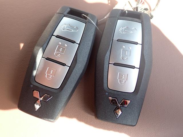 アウトランダーPHEV Pエグゼクティブパッケージ メーカー保証 サンルーフ セミアニリンレザー YAMAHAスピーカー 12.3型HDディスプレイ デジタルインナーミラー 全方位カメラ コーナーセンサー マイパイロット HUD ベンチレーション(41枚目)