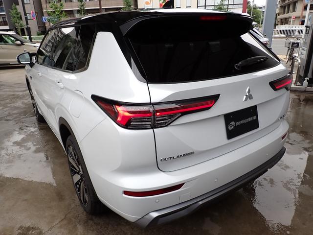 アウトランダーPHEV Pエグゼクティブパッケージ メーカー保証 セミアニリンレザー YAMAHAスピーカー 12.3型HDディスプレイ デジタルインナーミラー 全方位カメラ コーナーセンサー マイパイロット HUD ベンチレーション LEDライト(15枚目)