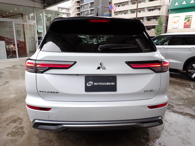 アウトランダーPHEV Pエグゼクティブパッケージ メーカー保証 セミアニリンレザー YAMAHAスピーカー 12.3型HDディスプレイ デジタルインナーミラー 全方位カメラ コーナーセンサー マイパイロット HUD ベンチレーション LEDライト(17枚目)