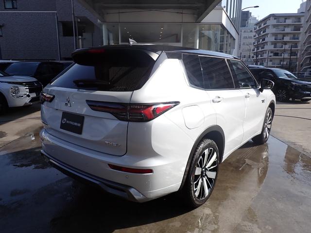 アウトランダーPHEV Pエグゼクティブパッケージ メーカー保証 CEV補助 セミアニリンレザー サンルーフ マイパイロット デジタルインナーミラー YAMAHAスピーカー 12.3インチディスプレイナビ HUD 全方位カメラ ミツビシコネクト(13枚目)